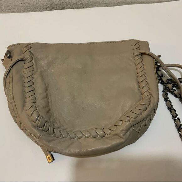 Elie Tahari leather Gray shoulder/crossbody bag snap closure - Picture 2 of 13